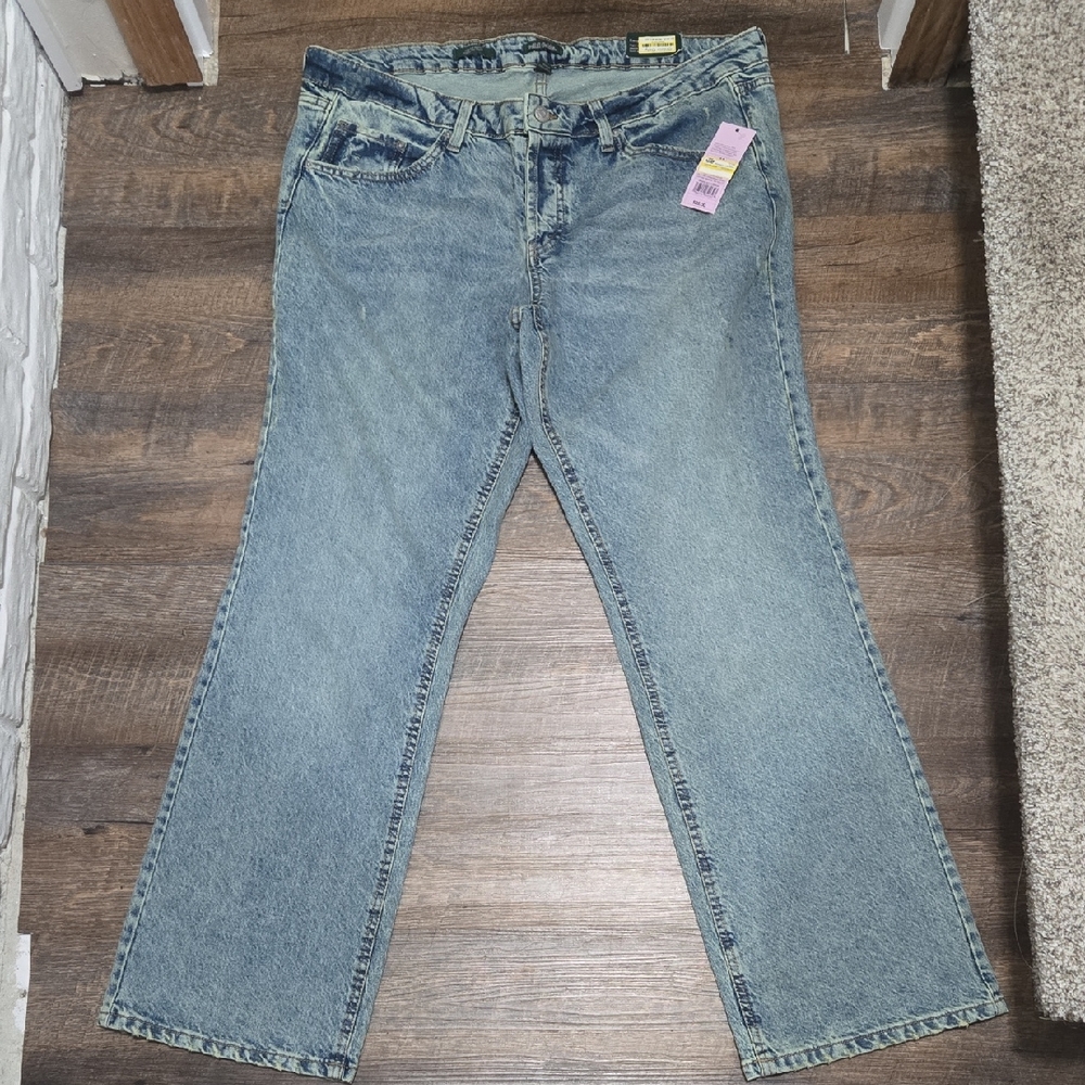 Classic Light Blue Women's Straight-Leg Jeans